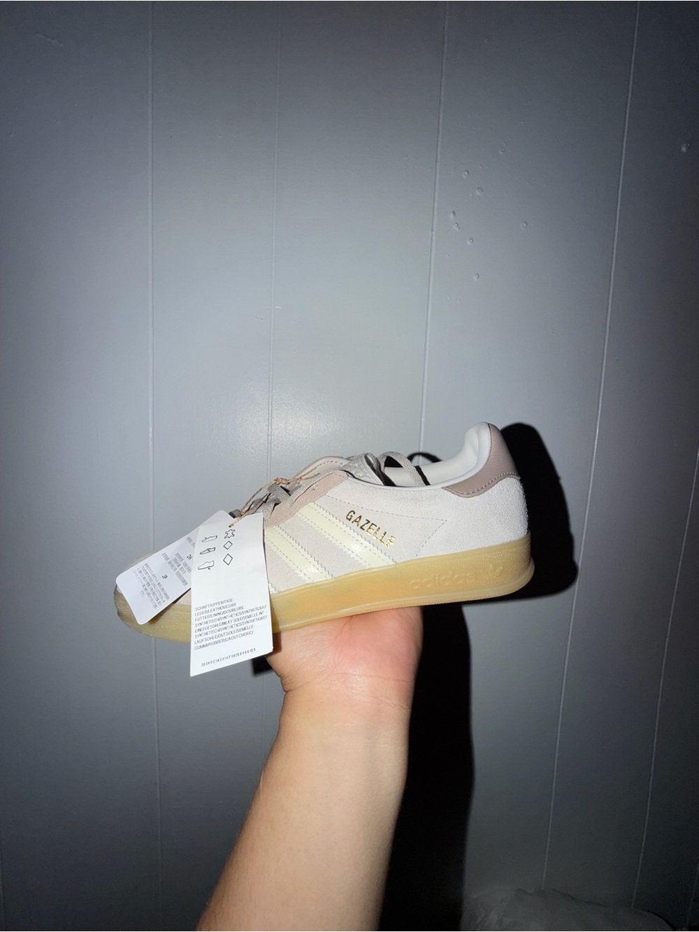 Women Brand new adidas Gazelle Sneaker size 6.5